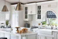 Adorable Beach Style Decorating Ideas For Your Kitchens 02