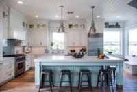 Adorable Beach Style Decorating Ideas For Your Kitchens 16