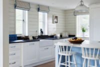 Adorable Beach Style Decorating Ideas For Your Kitchens 24