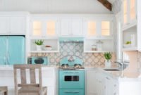Adorable Beach Style Decorating Ideas For Your Kitchens 26