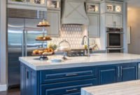 Adorable Beach Style Decorating Ideas For Your Kitchens 36