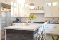 Adorable Beach Style Decorating Ideas For Your Kitchens 44