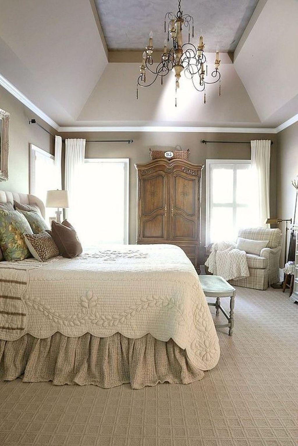 30+ Cool French Country Master Bedroom Design Ideas With Farmhouse Style