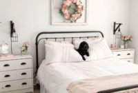 Elegant Bedroom Designs Ideas For Small Rooms 24