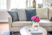 Lovely Colorful Living Room Decor Ideas For Summer 14
