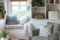 Pretty Bookshelves Design Ideas For Your Family Room 11
