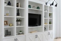 Pretty Bookshelves Design Ideas For Your Family Room 12