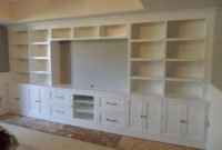 Pretty Bookshelves Design Ideas For Your Family Room 23