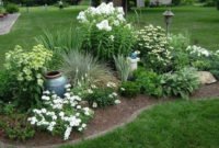 Pretty Frontyard Landscaping Design Ideas 19
