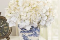 Cool Floral Arrangement Ideas To Beautify Your Room 20