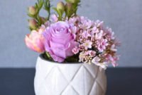 Cool Floral Arrangement Ideas To Beautify Your Room 22