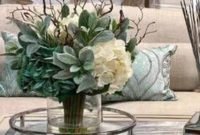 Cool Floral Arrangement Ideas To Beautify Your Room 39