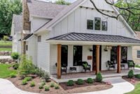 Incredible Farmhouse Exterior Design Ideas To Try 21
