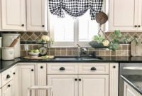 Magnificient Kitchen Cabinet Curtain Ideas To Look Stunning 24