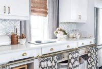 Magnificient Kitchen Cabinet Curtain Ideas To Look Stunning 54