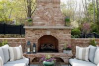Pretty Seating Area Ideas With Outside Fireplace 12