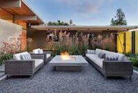 Pretty Seating Area Ideas With Outside Fireplace 47