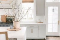 Comfy White Kitchen Cabinets Design Ideas To Try 13