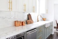 Comfy White Kitchen Cabinets Design Ideas To Try 16
