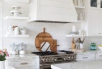 Comfy White Kitchen Cabinets Design Ideas To Try 22