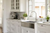 Comfy White Kitchen Cabinets Design Ideas To Try 28
