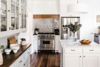 Comfy White Kitchen Cabinets Design Ideas To Try 41