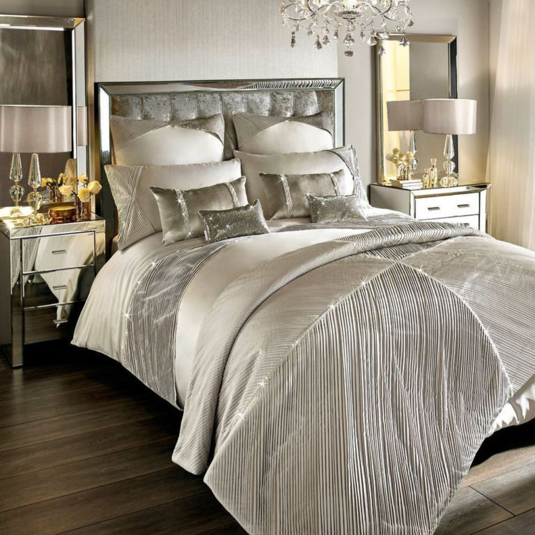 30+ Fancy Champagne Bedroom Design Ideas To Try – HOMYRACKS