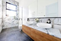 Inspiring Small Bathroom Design Ideas With Wood Decor To Inspire 02