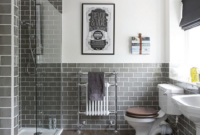 Inspiring Small Bathroom Design Ideas With Wood Decor To Inspire 05