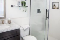 Inspiring Small Bathroom Design Ideas With Wood Decor To Inspire 41